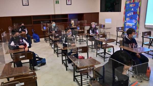 கொடூரமான இனப்பாகுபாடு.. மெக்சிகோ பள்ளியில் 14 வயது மாணவன் மீது தீவைப்பு.. சகமாணவர்கள் வெறிச்செயல்