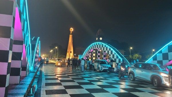 ரீல்ஸ் எடுக்க குவிந்த 2கே கிட்ஸ்.. திணறும் போலீஸ்.. நேப்பியர் 