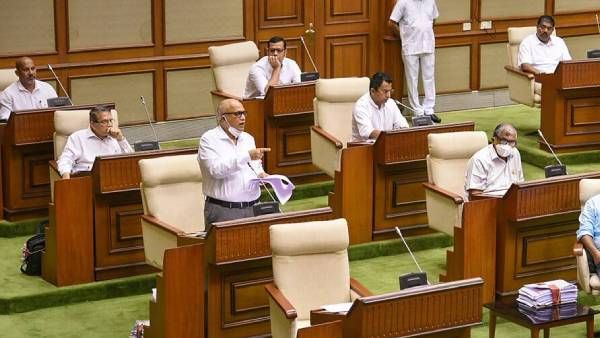 சென்னையில் தஞ்சமடைந்த கோவா காங். எம்.எல்.ஏக்கள்.. ஜனாதிபதி தேர்தலில் ஓட்டுப் போட ரிட்டர்ன்!