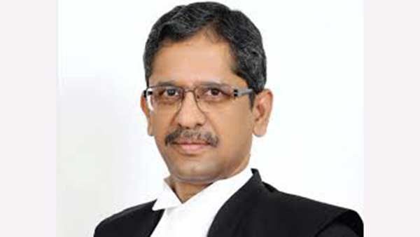 துணிச்சலான தலைமை நீதிபதி என்.வி. ரமணா.. கண்ணீர் மல்க பிரியாவிடை கொடுத்த மூத்த வழக்கறிஞர்கள்!