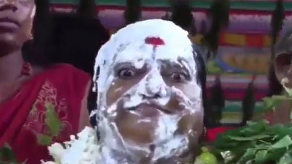 இது புதுவரவா? நாக்கு ஏன் அப்படி போகுது! நாகினி பார்ட்-3 காட்டிய பெண் சாமியார்! தண்ணி ஊத்துங்கப்பா!