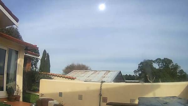 திடீரென வானத்தில் தோன்றிய 