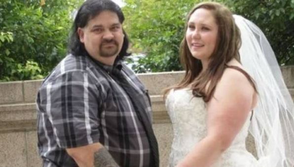 காதலித்தது பாய் பிரெண்ட்டை... ஆனால் கரம் பிடித்தது அவரது அப்பாவை! இது பயங்கரமாக இருக்கே