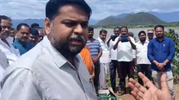 பூஜை எதிர்ப்பு சர்ச்சை... செந்தில்குமார் போட்ட ட்வீட் - கேரளாவில் பற்றி எரிகிறதாம்.. விரைவில்?