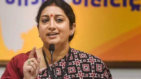 மகள் பெயரில் மதுபான விடுதி.. காங்கிரஸ் குற்றச்சாட்டு.. மத்திய அமைச்சர் ஸ்மிருதி இரானி சவால்!