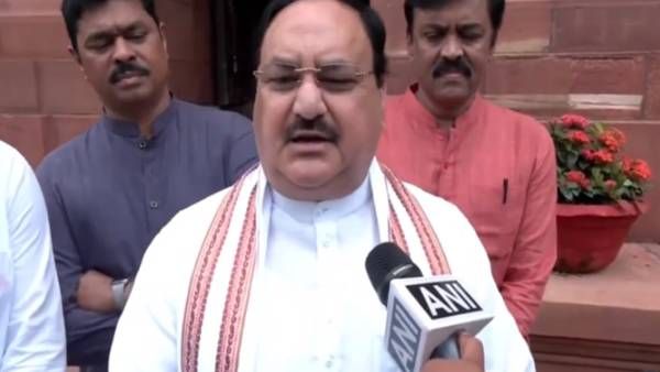 நேஷனல் ஹெரால்டு வழக்கு: காங்கிரஸ் நடத்துவது சத்யாகிரக போராட்டமல்ல.. விளாசிய ஜே பி நட்டா