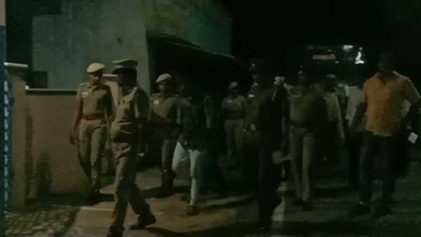 கள்ளக்குறிச்சி விவகாரம்: வாட்ஸ் ஆப் குழு மூலம் போராட்டத்திற்கு ஆள் சேர்ப்பு-ஆலங்குடியில் 6 போ் கைது