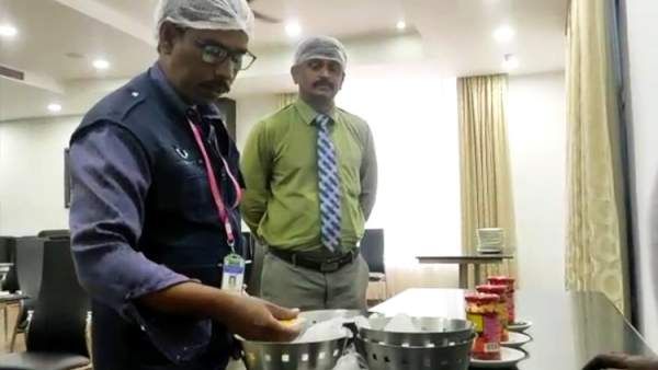 செஸ் ஒலிம்பியாட்.. சாப்பாடு தரமா இருக்குதா இல்லையா.. உணவு பாதுகாப்புத்துறை அதிகாரிகள் திடீர் ஆய்வு!