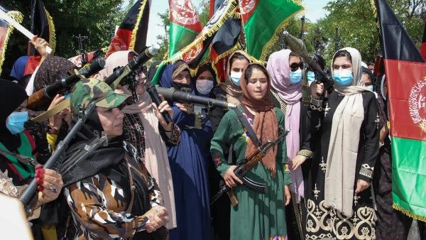 திடீரென பெண்கள் போராட்டம்.. துப்பாக்கியால் அடித்து விரட்டிய தாலிபான்கள்.. ஆப்கானிஸ்தானில் பரபரப்பு!