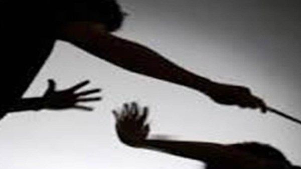 ரத்த காயத்துடன் துடித்த தலித் -உள்ளாடை கிழித்து “மதம்” தேடிய மிருகங்கள்! அடுத்து போலீஸ் செய்த கொடுமை 