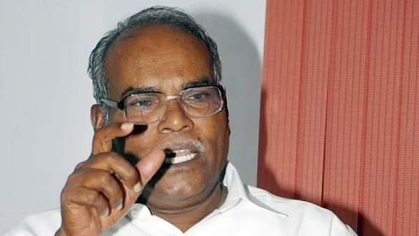 கூட்டணியிலிருந்தபடி 