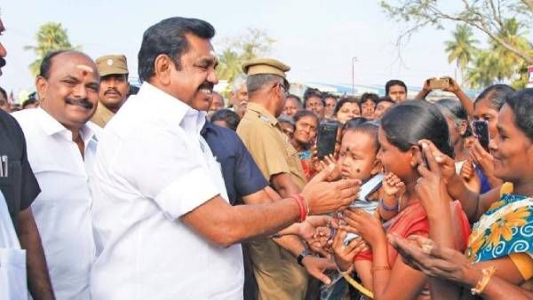 எடப்பாடி பழனிசாமிக்காக தயாராகும் பிரத்யேக பாடல்கள்.. அதிமுக நிகழ்ச்சிகளில் இனி புதிய மாற்றங்கள்!