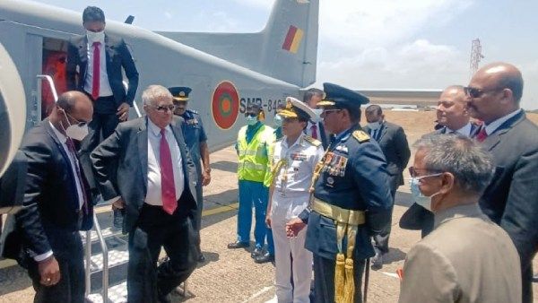 இலங்கையின் கைகளில் இந்தியாவின் அன்பளிப்பாக கடல்சார் கண்காணிப்பு போர் விமானம்!