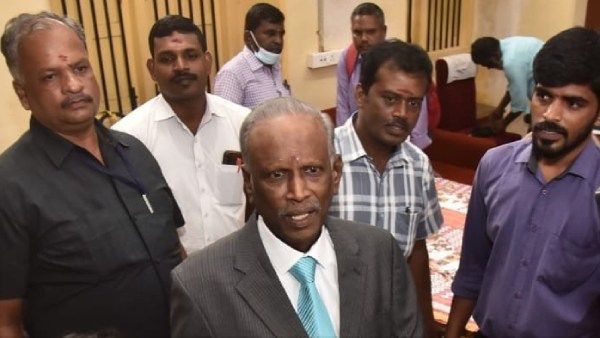 ஜெயலலிதா வசித்து வந்த போயஸ் தோட்டத்தில் விசாரணை நடத்தாதது ஏன்?.. ஆறுமுகசாமி விளக்கம்