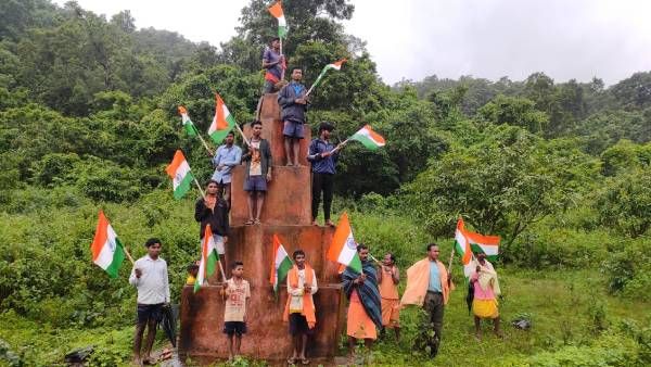 கொடி பறக்குதா.... ஒடிஷாவில் மாவோயிஸ்டுகள் கோட்டையில் முதல் முறையாக பட்டொளி வீசிப் பறந்த தேசிய கொடி 