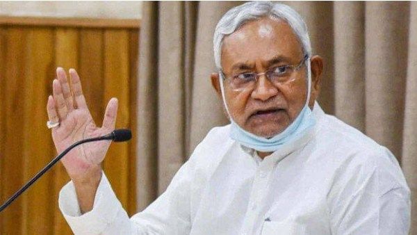 பீகார் முதல்வர் நிதிஷ்குமார் ராஜினாமா-ஆளுநரிடம் புதிய ஆட்சிக்கான எம்எல்ஏக்கள் ஆதரவு கடிதம் தந்தார்! 