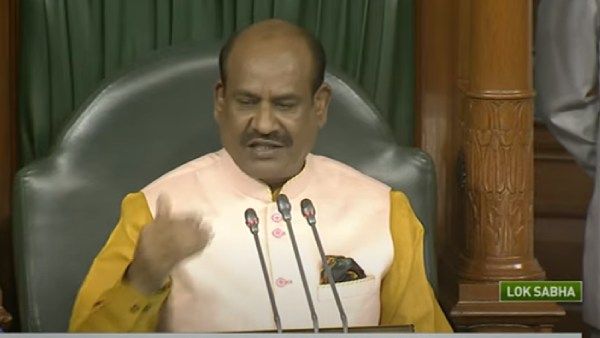 ஜோதிமணி உட்பட 4 காங்கிரஸ் எம்.பி.க்களின் சஸ்பெண்ட் ரத்து! பதாகைகளுடன் வராதீர்கள்: சபாநாயகர் வார்னிங்