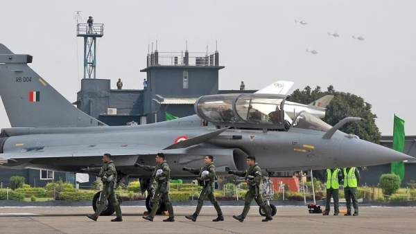 திடீரென கோவையில் தரையிறங்கிய பிரான்சின் ரபேல் விமானம்.. ஒன்றல்ல 3 போர் விமானங்கள்.. என்ன நடக்குது!