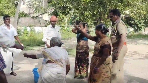 மூதாட்டியுடன் 2 பெண்கள் தீக்குளிக்க முயற்சி... சிதம்பரம் சார் ஆட்சியர் அலுவலகத்தில் பரபரப்பு!