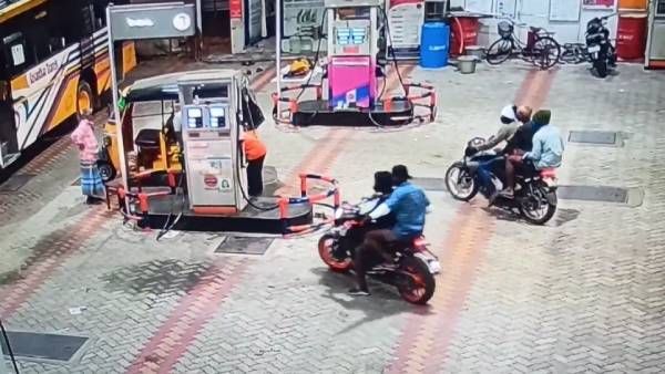 காஞ்சிபுரத்தில் துணிகர கொள்ளை.. தப்பி ஓடியவர்களை சினிமா பட பாணியில் பிடித்த போலீசார்.. பரவும் வீடியோ