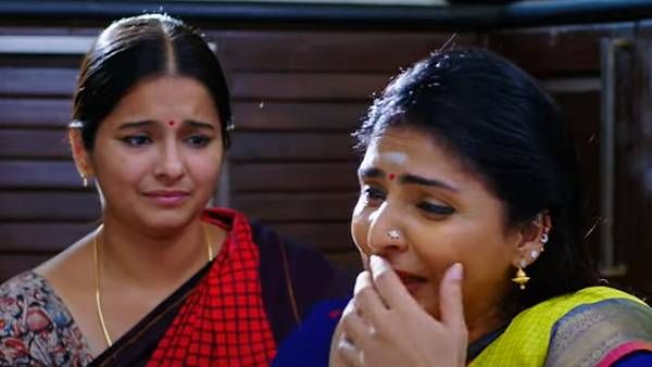 பிரச்சனைக்கு தீர்வு இதுதானா?? எதிர்நீச்சல் சீரியலை கலாய்க்கும் ரசிகர்கள்