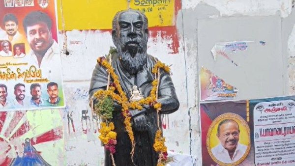 பெரியார் சிலை மீது திடீரென வந்த சாமி சிலை! மர்ம நபர்கள் செயலால் திருவாரூர் அருகே பதற்றம்