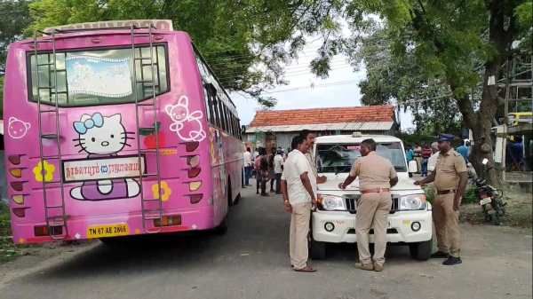 தூத்துக்குடி அருகே ஒரே தெருவில் தூங்கிக் கொண்டிருந்த பெண் உட்பட 2 பேர் வெட்டிப் படுகொலை!