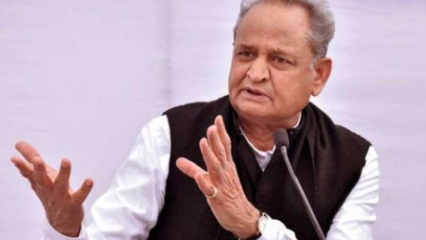 ஆசிரியர் தாக்கி தலித் சிறுவன் பலியான சம்பவம்.. சொந்த கட்சியினரே நெருக்கடி.. தவிக்கும் அசோக் கெலாட்!