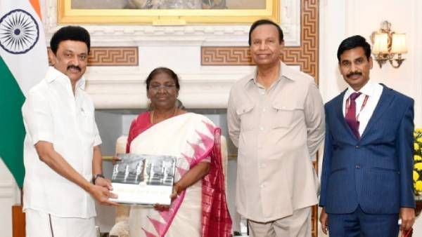 “சதுரங்கம்”.. முதல்முறை சந்திப்பு - திரௌபதி முர்முவிடம் ஸ்டாலின் கொடுத்த கிப்ட்! அடடே இதுவா?