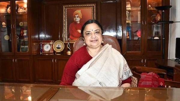 எந்த கடவுளும் பிராமணர் கிடையாது- மனுஸ்மிருதி பிற்போக்கானது:ஜே.என்.யூ. துணைவேந்தர் சாந்திஸ்ரீ பண்டிட்