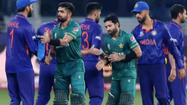 இந்தியா பாகிஸ்தான் கிரிக்கெட் மேட்ச்.. மீம்ஸ்களை தெறிக்க விட்டு மோதும் ரசிகர்கள்.. இதை பார்த்தீங்களா