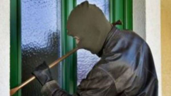 சென்னையில் துணிகரம்: பட்டப்பகலில் ரூ.30 லட்சம் கொள்ளை - ஒருவரை மடக்கிப் பிடித்த பொதுமக்கள்