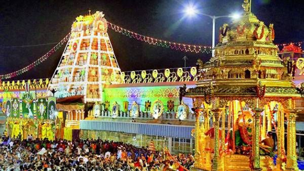 திருப்பதியில் ஏழுமலையானுக்கு பிரம்மோற்சவம்.. பெரிய சேஷ வாகனத்தில் அருள்பாலிக்கும் மலையப்பசுவாமி 