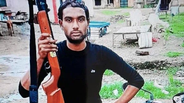 மதம் மாறி என்னை திருமணம் செய்யனும்.. இல்ல ஆசிட் தான்.. நர்சிங் மாணவியை மிரட்டிய இளைஞர் கைது