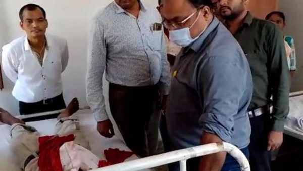 கோவிலில் நாக்கை அறுத்து காணிக்கை! உபி இளைஞரின் விசித்திர வேண்டுதல்.. கடைசியில் பாருங்க என்னாச்சுன்னு