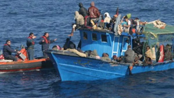 அட்டூழியம்.. துப்பாக்கி முனையில் காரைக்கால் மீனவர்கள் 12 பேரை சிறைப்பிடித்த இலங்கை மீனவர்கள்