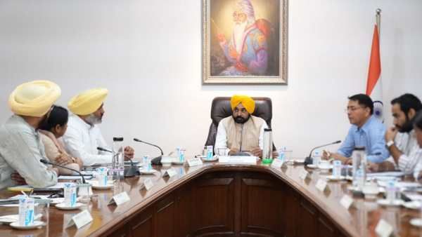 தப்புமா பஞ்சாப் ஆம் ஆத்மி அரசு.. நாளை நம்பிக்கை வாக்கெடுப்பு.. எம்எல்ஏக்களை வளைக்க பாஜக வலை