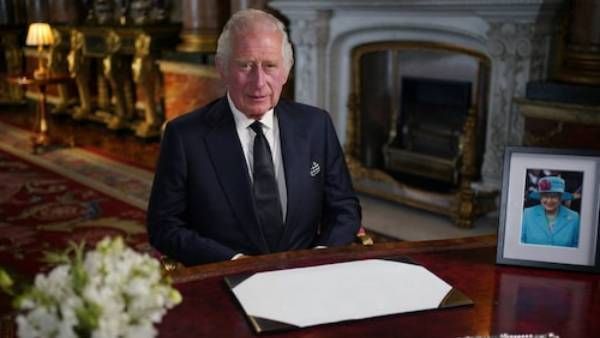 “டார்லிங் மம்மா..” - உருக்கமாக நாட்டு மக்களுக்கு முதல் உரை.. மன்னராகிறார் 73 வயது சார்லஸ்!