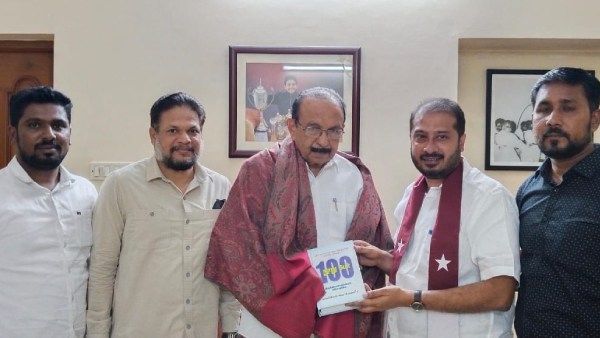 அந்த நாள் ஞாபகம் வந்ததே அண்ணனே! தமிமுன் அன்சாரியை வாசல் வரை வந்து வழியனுப்பிய வைகோ!