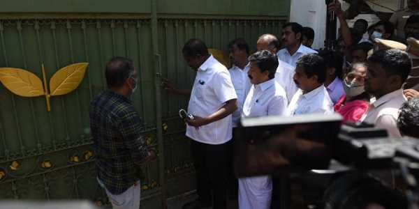 அதிமுக அலுவலக கலவரம்.. ஜூலை 11ல் நடந்தது என்ன? சிபிசிஐடி அலுவலகத்தில் மேலாளர் விளக்கம்