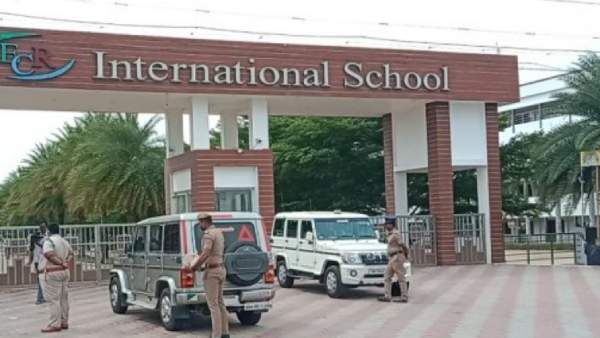 கனியாமூர் பள்ளியை அரசே ஏற்று நடத்த வேண்டும்.. ‛முக்கிய’ காரணத்தை கூறி உயர்நீதிமன்றத்தில் பொதுநல மனு