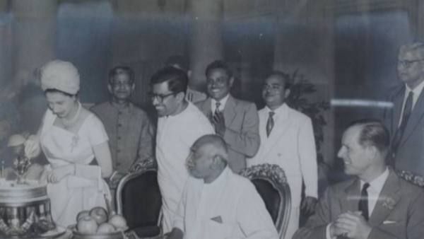 காமராஜர் முன்னிலையில் சென்னையில் இளவரசர் ஆண்ட்ரூ முதல் பிறந்த நாளை கொண்டாடிய 2-ம் எலிசபெத் மகாராணி!