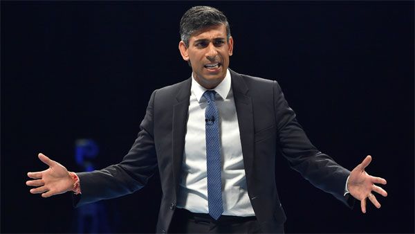 பிரிட்டன் பிரதமர் தேர்தல்: பின் தங்கும் ரிஷி சுனக்.. அடுத்த பிரதமராகிறார் லிஸ் டிரஸ்?