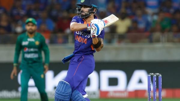 என்ன வர மாட்டீயா? களத்திலேயே திட்டிவிட்ட கோலி.. மேட்சில் நடந்த எதிர்பாராத ட்விஸ்ட்.. கவனிச்சீங்களா?