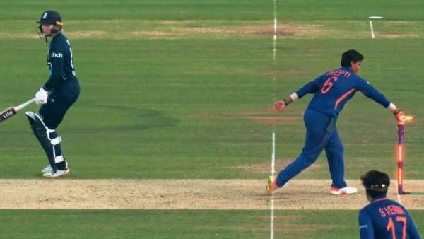 தீப்தி ஷர்மாவின் ஒற்றை சம்பவம்.. தூக்கத்தை இழந்த இங்கிலாந்து.. இந்திய ரசிகர்களின் தெறிக்கும் மீம்ஸ்!