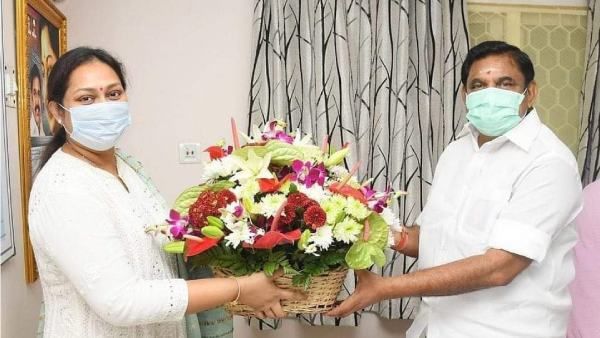 தலைவரா இல்ல.. மனுஷனா கூட ஏத்துக்க மாட்டாங்க.. ‘ஓபிஎஸ் அணியில் இணைகிறேனா?’ - கொந்தளித்த விந்தியா!