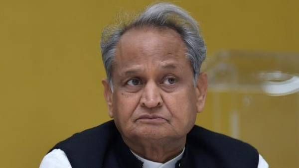 ஏன் இப்படி பாரபட்சமாக செயல்படுறீங்க.. ஊடகங்கள் மீது அசோக் கெலாட் பாய்ச்சல்.. ஏன் தெரியுமா?