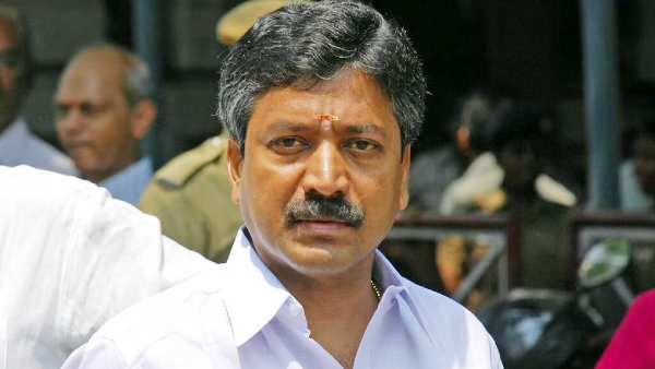 முன்னாள் அமைச்சர் சி.வி.சண்முகத்தை மிரட்டிய திமுக பிரமுகர்.. பரவிய வீடியோ.. அதிமுகவினர் பரபர புகார்!