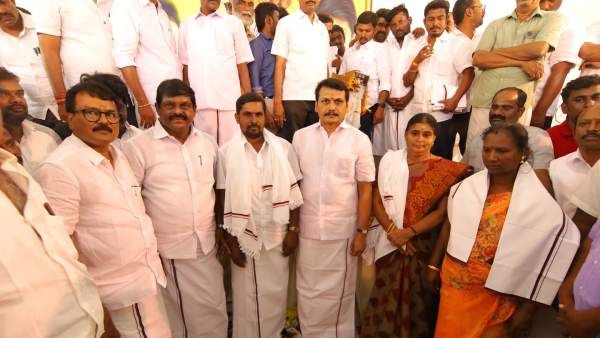 அதிமுகவில் 2 தலைகள்.. ஸ்கெட்ச் போட்டு தூக்கிய செந்தில் பாலாஜி.. ‘மொத்தமா போச்சே..’ பாஜகவுக்கும் ஷாக்!