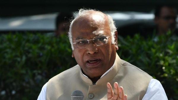 சூடுபிடிக்கும் காங்கிரஸ் தேர்தல்.. 50 வயதுக்கு குறைவான தலித், பெண்களுக்கு முக்கிய பதவி -கார்கே உறுதி